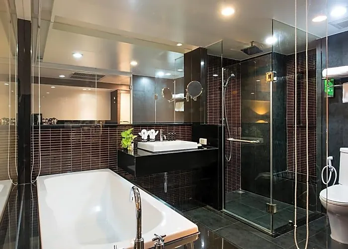 Hotel Furama Silom 4*